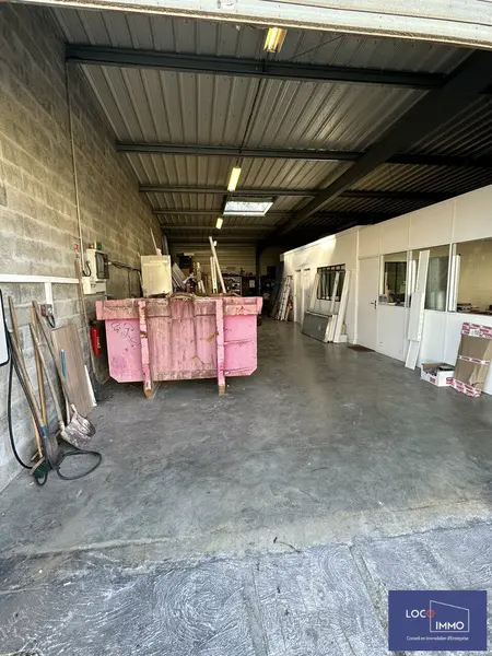 A louer Local d'Activité / Entrepôt de 200 m2  à Le Haillan.