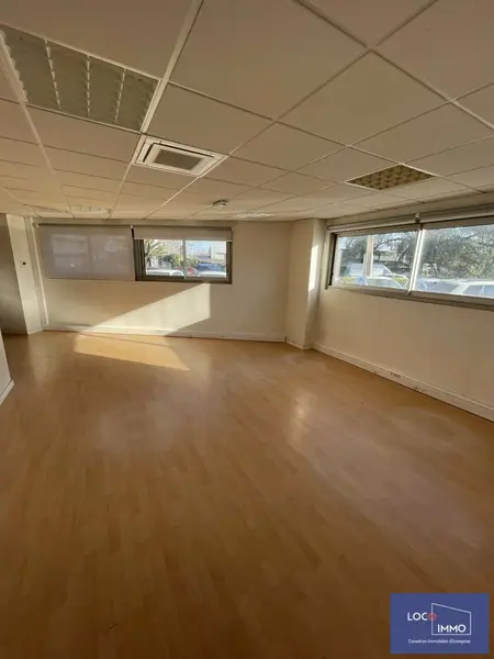 A louer Bureaux 390m² Bègles