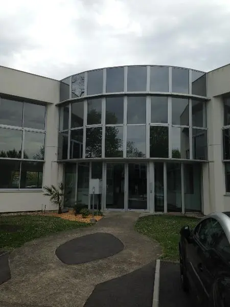 Bureaux à la location de 425 m²