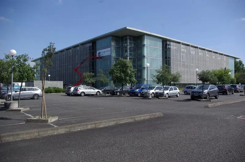 Bureaux à la location de 300 m²