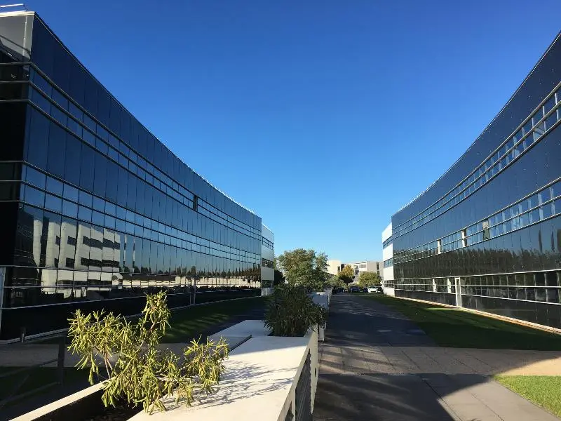 Bureaux à la location de 3 029 m² divisibles à partir de 167 m²