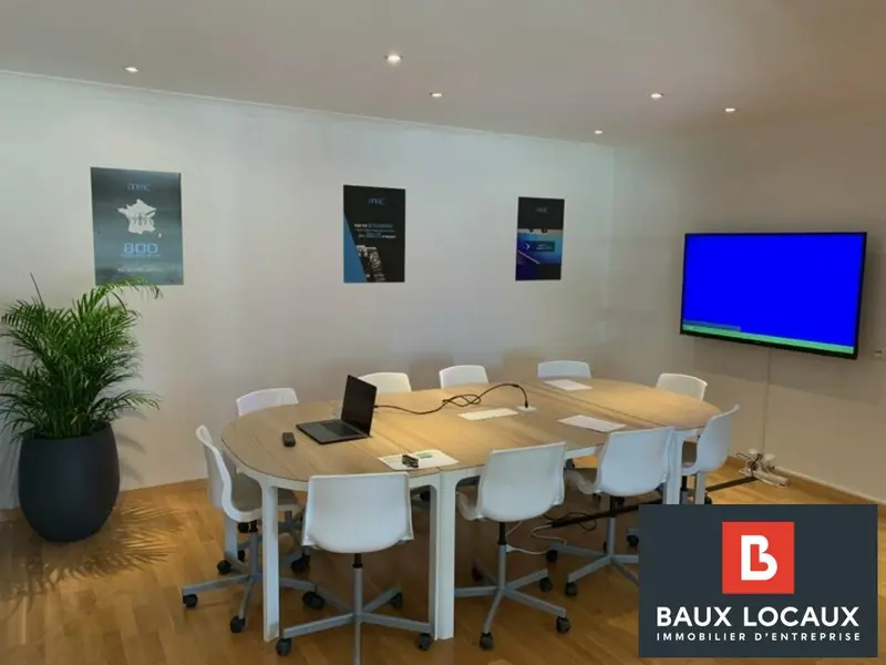 Location Local Commercial 82 m² Arles