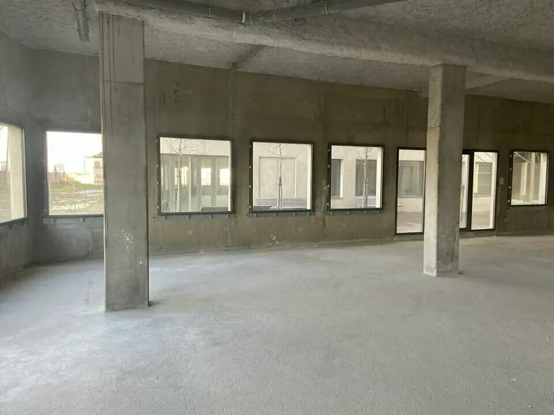 A louer Local commercial  326.4m² Bordeaux