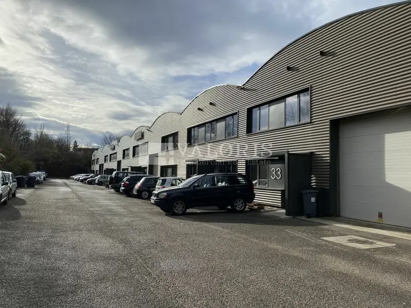 A louer Locaux d'activité 1010m² Dardilly