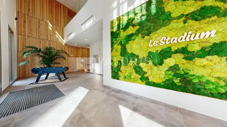 A louer Bureaux 3625.7m² Décines-Charpieu