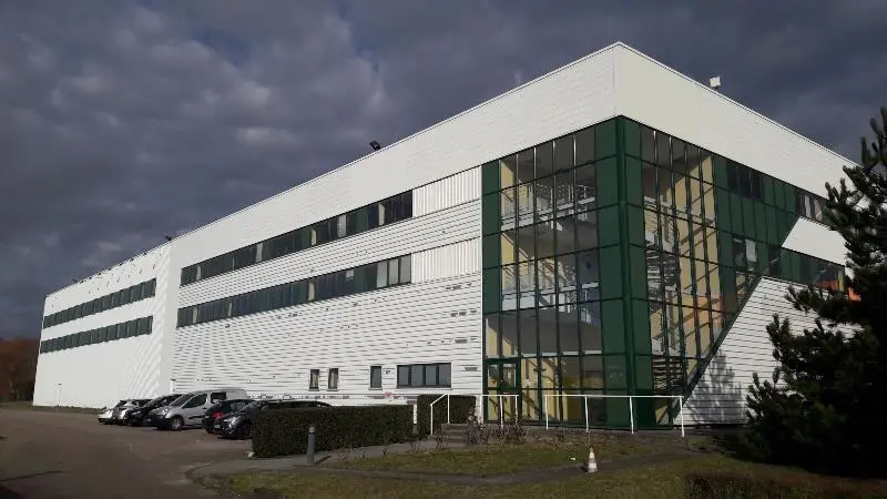 Plateaux de bureau en zone logistique