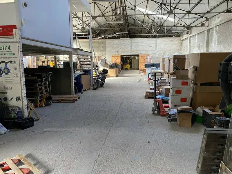 Entrepôt / Activité à louer - Gémenos (13420) - 1100 m² - 6 000 €/mois