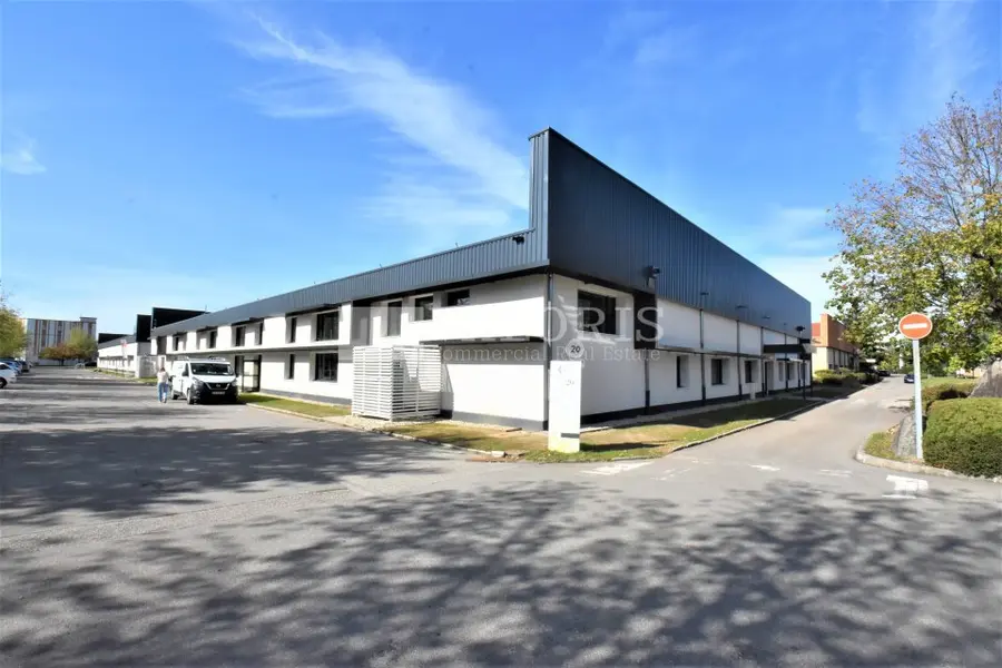 A louer Bureaux 1827m² Vénissieux