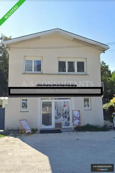 A louer Local commercial  101m² La Ravoire
