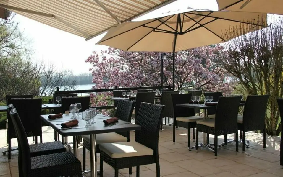 MACON: Hôtel/Restaurant le long de la Saône
