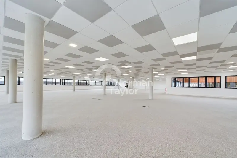 Bureaux neufs 3 266m² divisibles 591m² - R+1