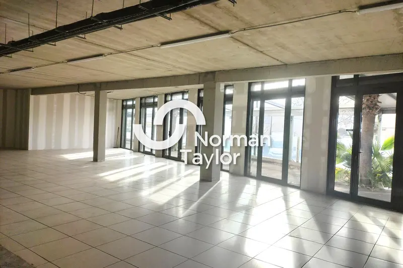 A louer Local commercial  300m² Marseille 16