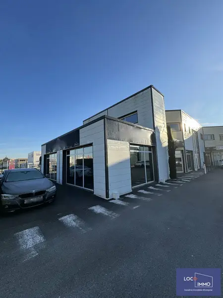 A louer Local commercial  180m² Mérignac