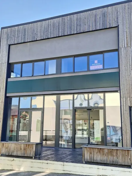 A louer Bureaux 111m² La Fare-les-Oliviers