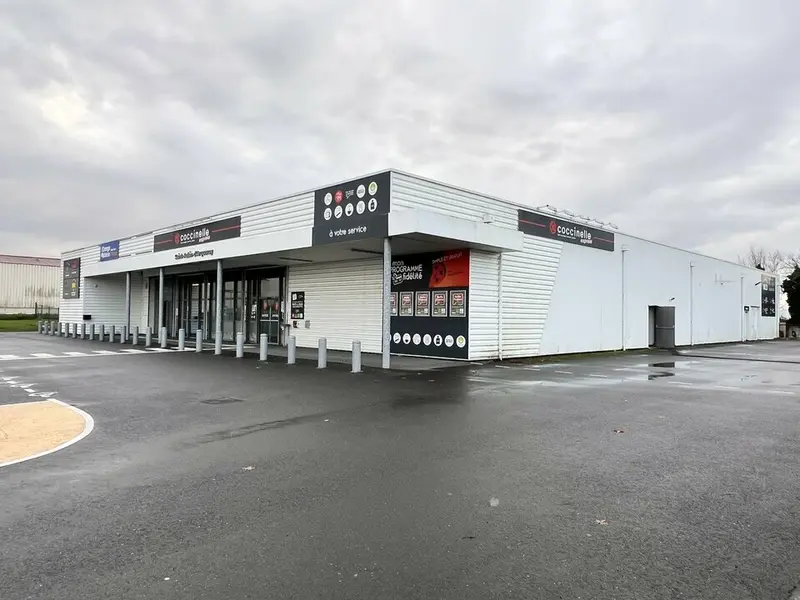 LOCAL COMMERCIAL 450 m²