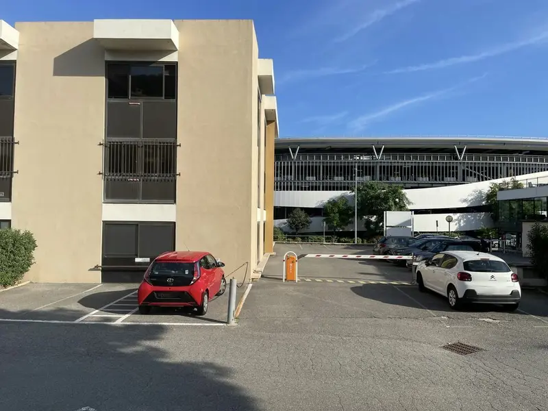 A louer : bureaux de 70 m2 à SAINT-LAURENT-DU-VAR