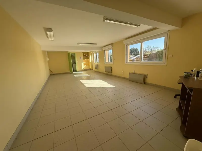 A louer Locaux d'activité 329m² Beauvais