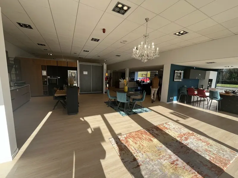 A louer, local commercial de 220 m²  Portet sur Garonne