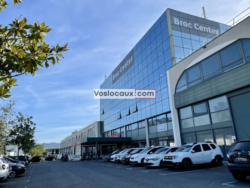 Bureaux de 60 m² à louer au Broc Center - Parc d'entreprises attractif