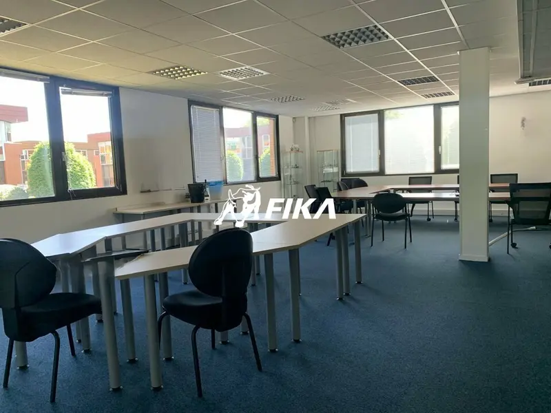 A LOUER - BUREAUX 460 m² en RDC - (31670) LABEGE