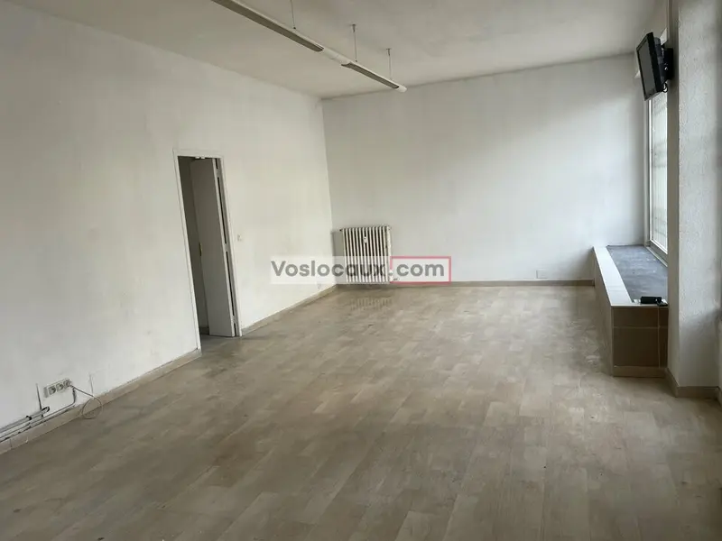 A vendre : local commercial de 500 m2 à Nice Nord