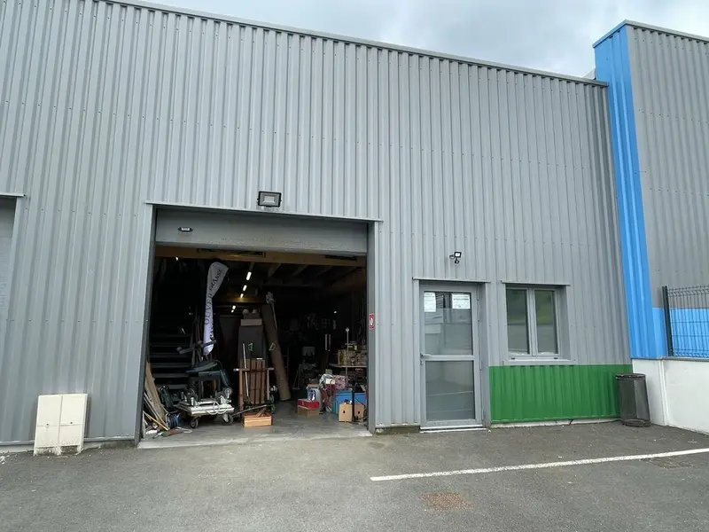 À VENDRE  LOCAL D'ACTIVITÉ  MONTUSSAN (33450)