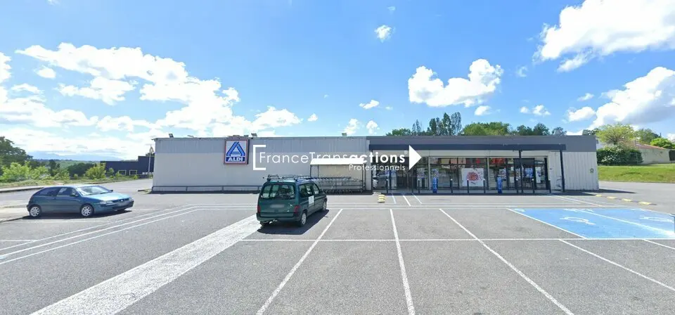 A VENDRE OU A LOUER LOCAL COMMERCIAL 1 115 m² BOULOGNE SUR GESSE