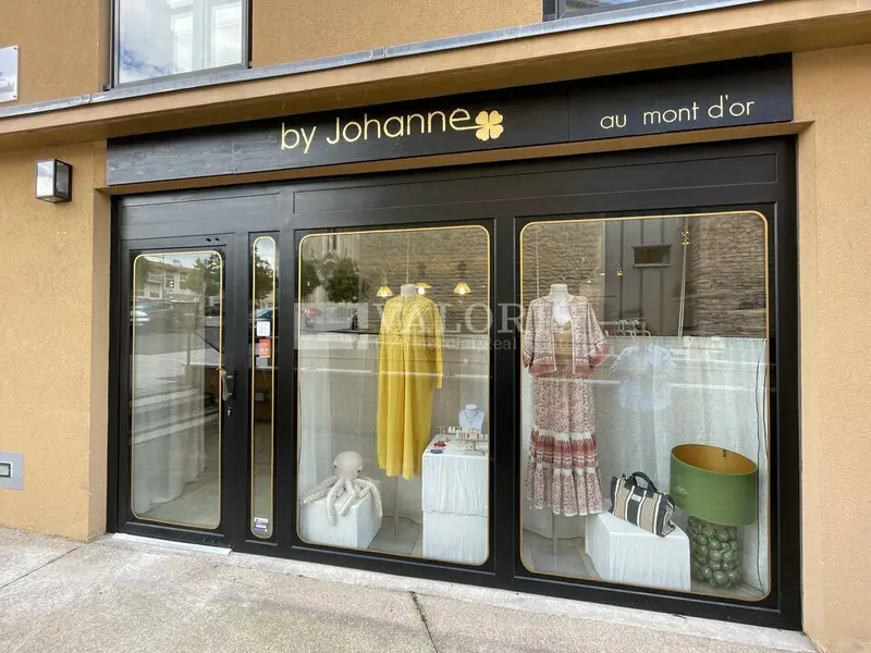 A vendre Local commercial  70m² Saint-Didier-au-Mont-d'Or