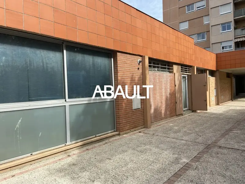 A VENDRE MURS LOUÉS ROUTE D'ESPAGNE D'ENVIRON 60M²