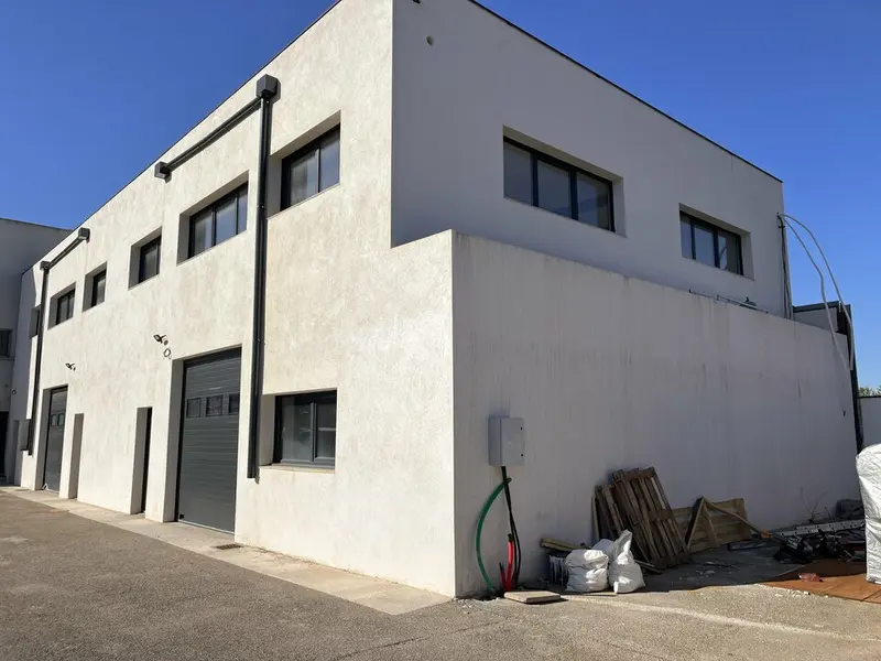A louer Locaux d'activité 485m² Les Pennes-Mirabeau