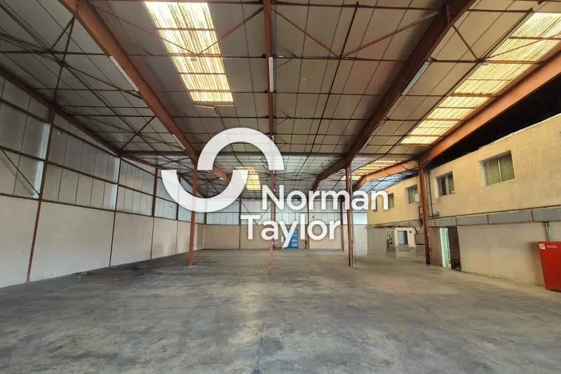 A vendre Locaux d'activité 1200m² Perpignan