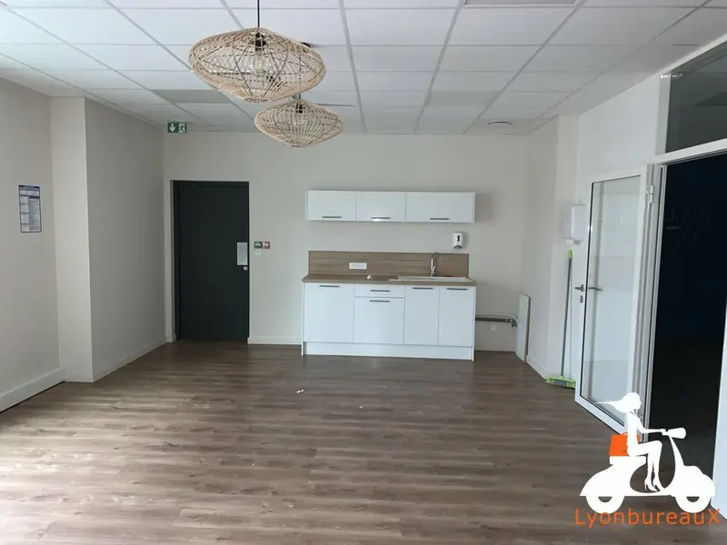 Bureau à louer - Dardilly (69570) - 202 m² - 2 693 €/mois