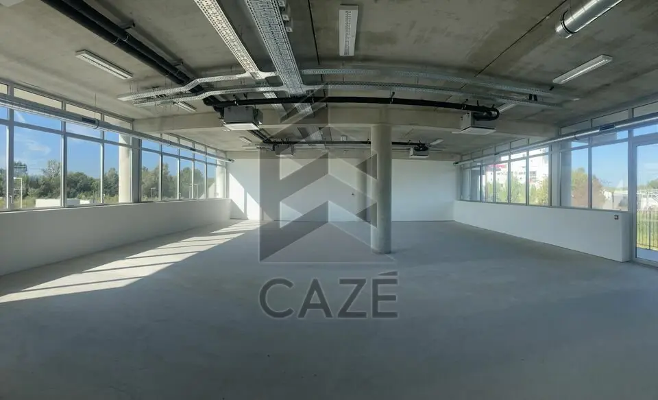 Bureau à louer - Villenave-D'Ornon (33140) - 1593 m² - 19 912 €/mois
