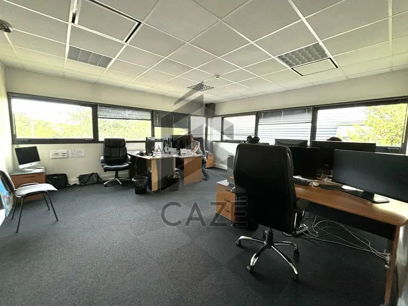 Bureau à louer - Mérignac (33700) - 215 m² - 2 239 €/mois