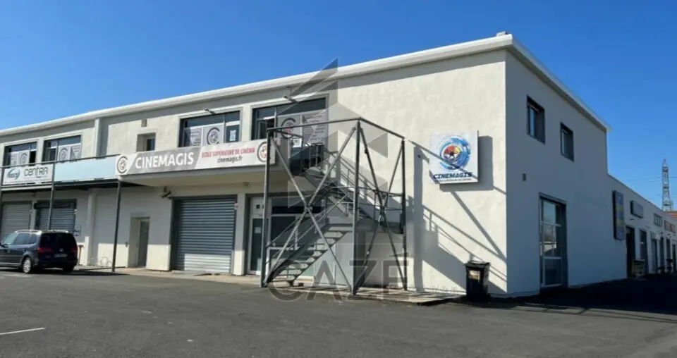 Bureau à louer - Bordeaux (33300) - 780 m² - 5 850 €/mois