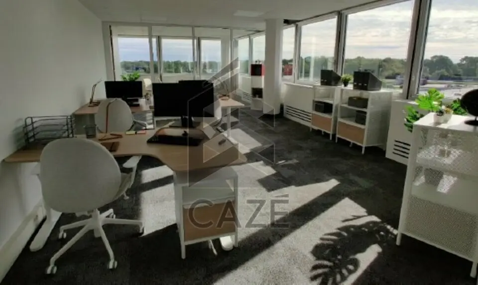 Bureau à louer - Pessac (33600) - 2315 m² - 25 079 €/mois