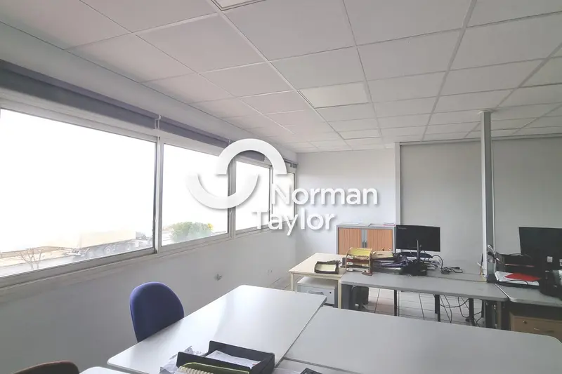 Bureau à louer - Perpignan (66000) - 350 m² - 3 850 €/mois
