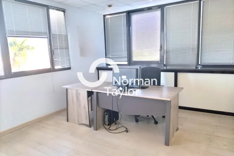 Bureau à louer - Béziers (34500) - 132 m² - 2 000 €/mois