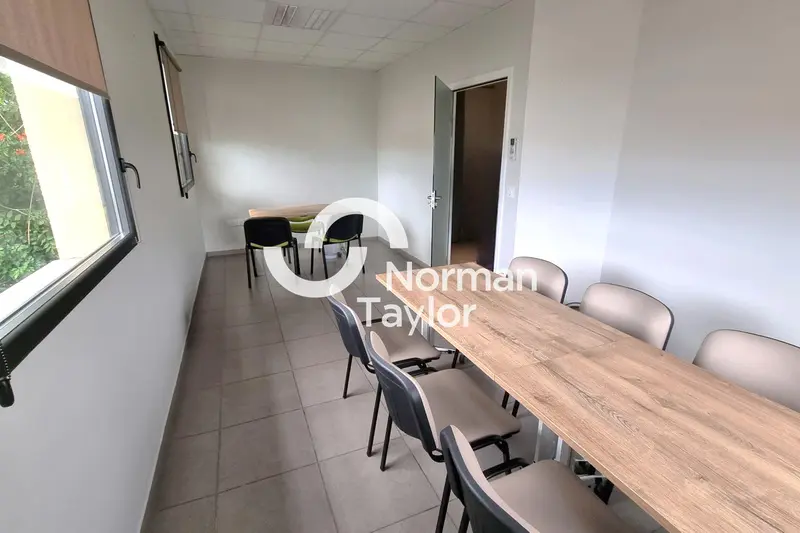 Bureau à louer - Perpignan (66000) - 100 m² - 1 000 €/mois