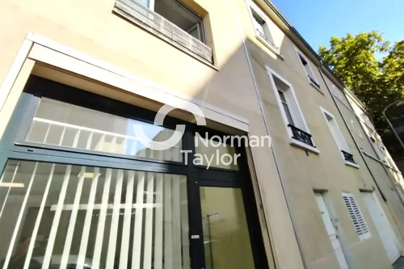 Bureau à vendre - Lyon 02 (69002) - 85 m²