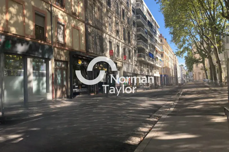 Local Commercial à louer - Lyon 03 (69003) - 110 m² - 900 €/mois