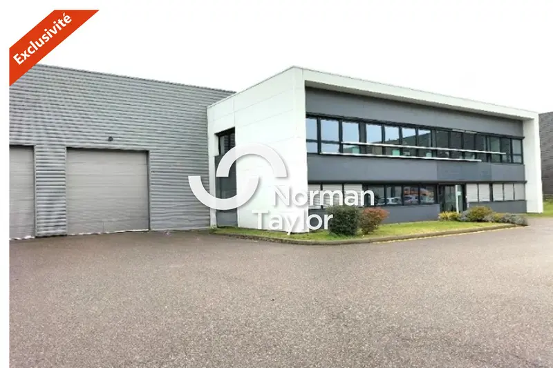 Entrepôt / Activité à louer - Saint-Priest (69800) - 1085 m² - 10 000 €/mois