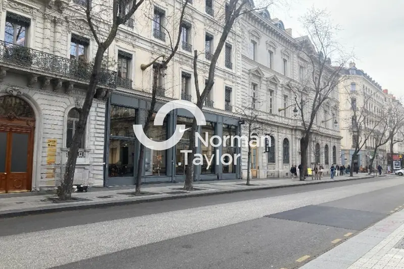Local Commercial à vendre - Lyon 02 (69002) - 65 m² - 0 €