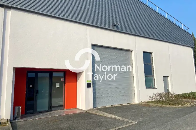 Entrepôt / Activité à louer - Rillieux-La-Pape (69140) - 444 m² - 3 418 €/mois