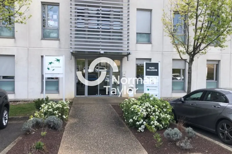 Bureau à louer - Limas (69400) - 81 m² - 980 €/mois