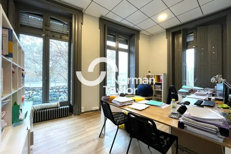 Bureau à louer - Lyon 01 (69001) - 600 m² - 15 000 €/mois