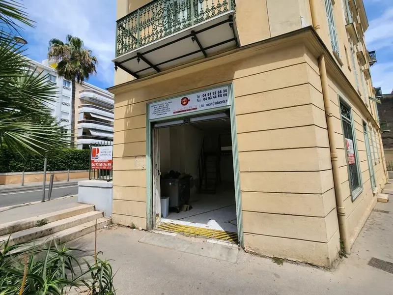 Local Commercial à louer - Nice (06100) - 150 m² - 1 900 €/mois