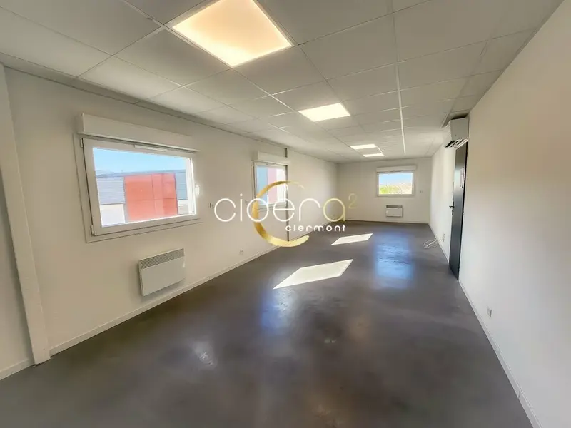 Bureau à louer - Romagnat (63540) - 45 m² - 650 €/mois