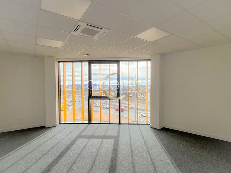 Bureau à vendre - Clermont-Ferrand (63000) - 198 m²