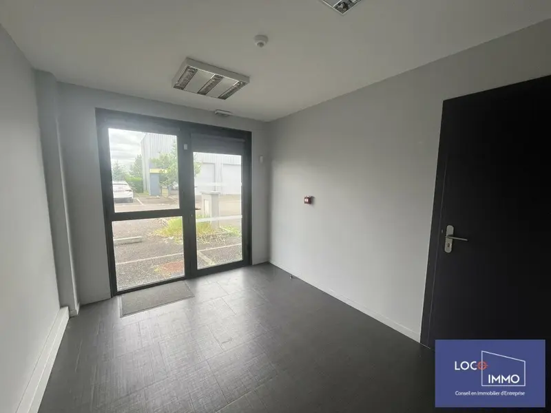Entrepôt / Activité à louer - Tresses (33370) - 80 m² - 901 €/mois